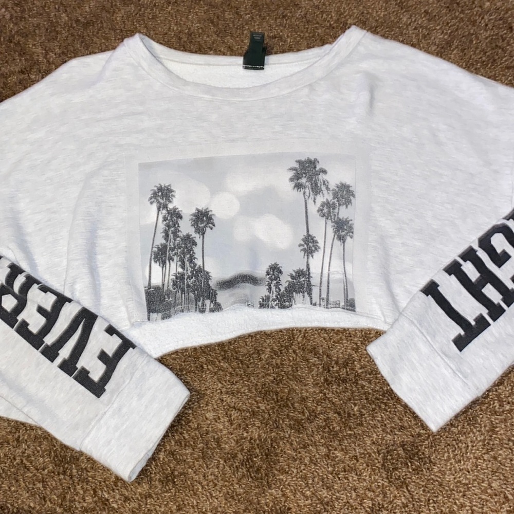 Cropped long sleeve sweatshirt